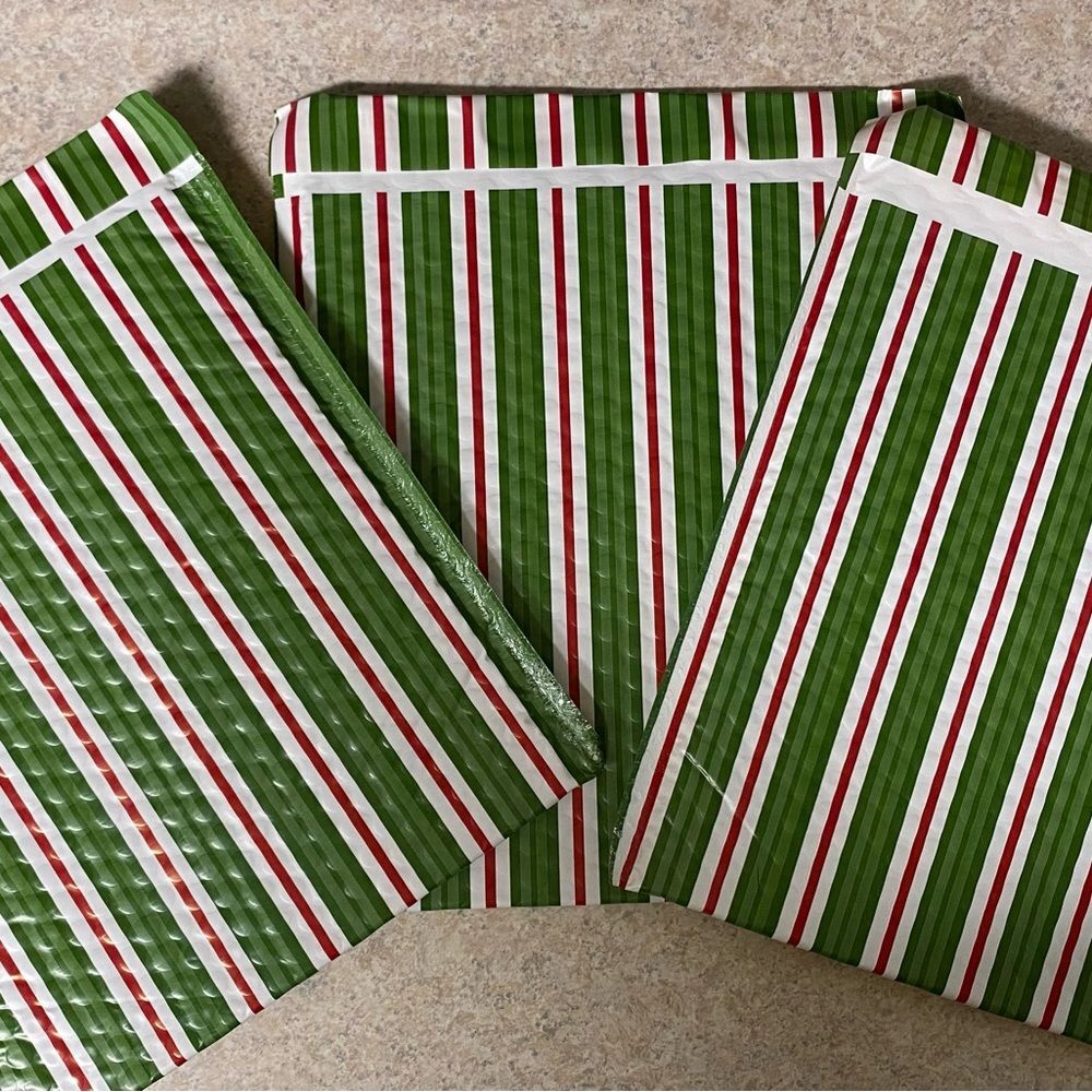Duck Bubble Mailers Padded Envelope Mailers Holiday Lot of 3 Christmas 8.5x11 - Picture 2 of 2